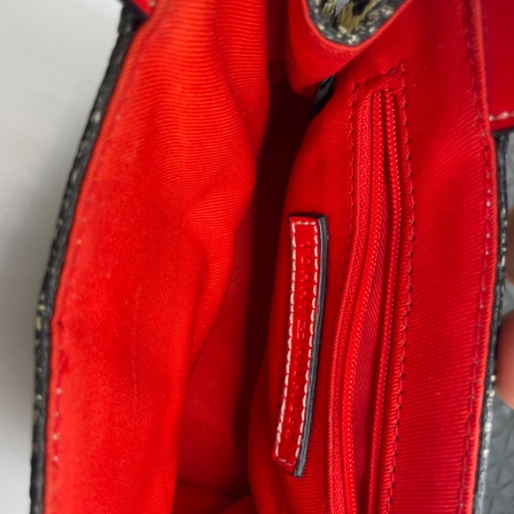 Tommy Hilfiger Handbag - Picture 6 of 6